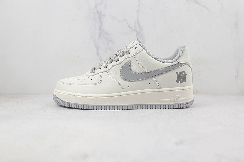 Undefeated x Nike Air Force 1 Low "Cream White/Wolf Grey" фото № 2