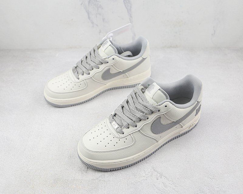 Undefeated x Nike Air Force 1 Low "Cream White/Wolf Grey" фото № 5