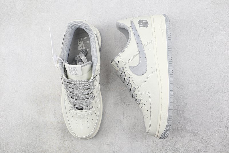 Undefeated x Nike Air Force 1 Low "Cream White/Wolf Grey" фото № 7