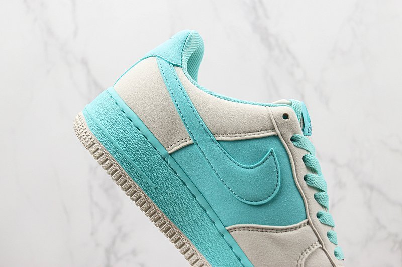Tiffany & Co x Nike Air Force 1 Low "Tiffany Blue" фото № 3