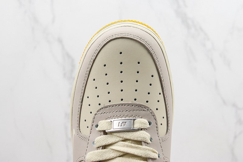 Bape x Undefeated x Nike Air Force 1 Low "Mi White Grey Camouflage" фото № 4