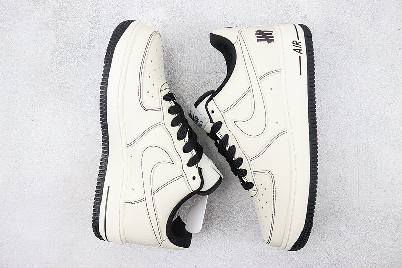 Undefeated x Nike Air Force 1 Low "Beige/Black" фото № 5