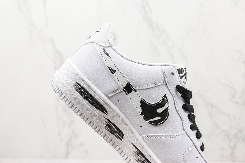 Nike Air Force 1 Low "White/Spotted Black/Metallic Gold" фото № 3