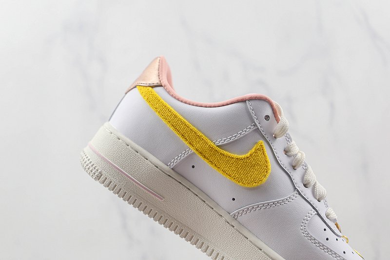 Nike Air Force 1 Low "Mini Mama" фото № 3