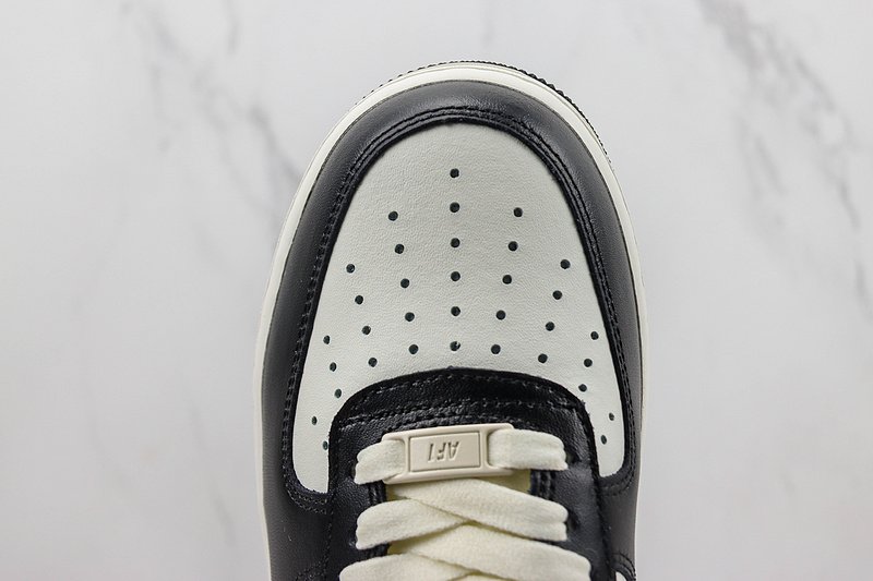 Nike Air Force 1 Low "White Chocolate/Oreo Black" фото № 4