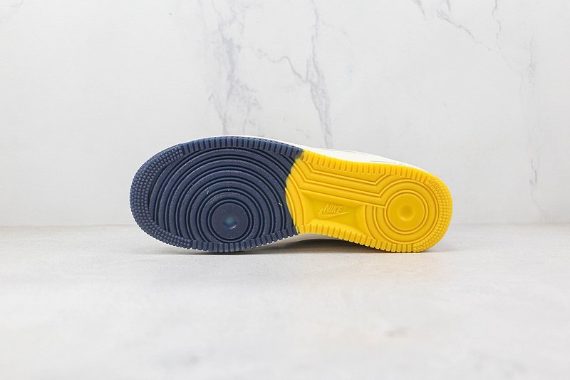 Nike Air Force 1 Low "Grizzlies Sail" фото № 8