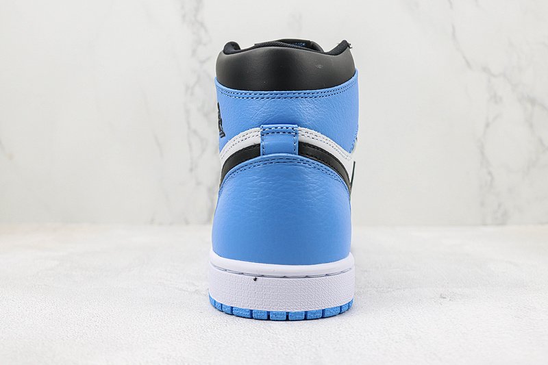 Air Jordan 1 Retro High OG "University Blue" фото № 9