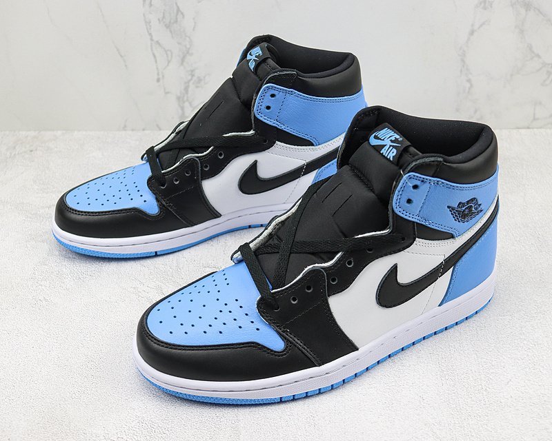 Air Jordan 1 Retro High OG "University Blue" фото № 5