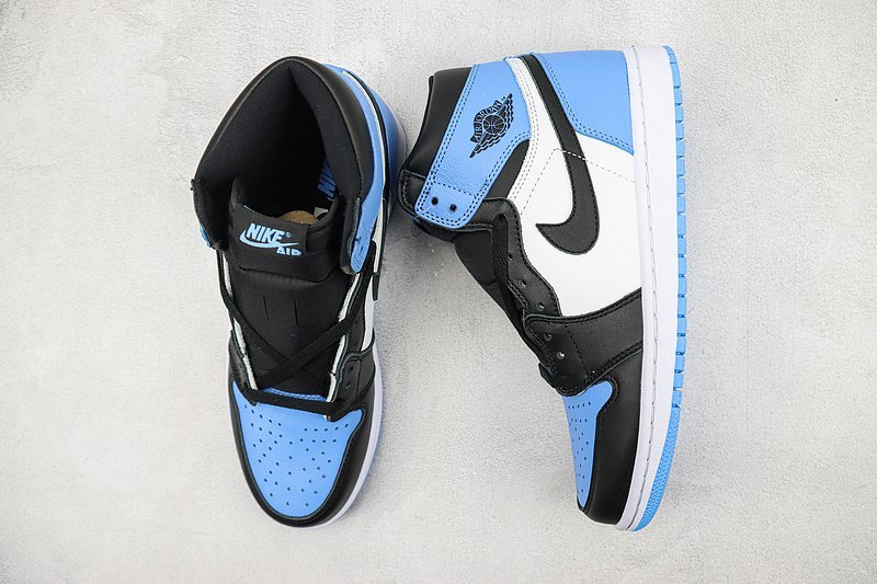 Air Jordan 1 Retro High OG "University Blue" фото № 7