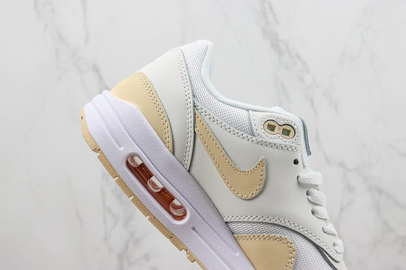 Nike Air Max 1 "Sanddrift" фото № 4