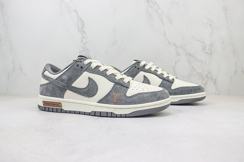 Louis Vuitton x Nike Dunk Low "Woodgate Grey/White" фото № 6