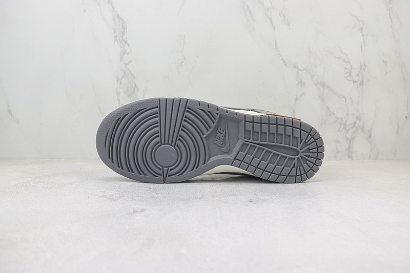 Louis Vuitton x Nike Dunk Low "Woodgate Grey/White" фото № 8