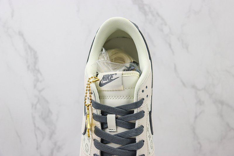Louis Vuitton x Nike Dunk Low "Porpoise Grey/Cream White/Monogram" фото № 5