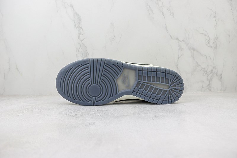 Louis Vuitton x Nike Dunk Low "Porpoise Grey/Cream White/Monogram" фото № 8