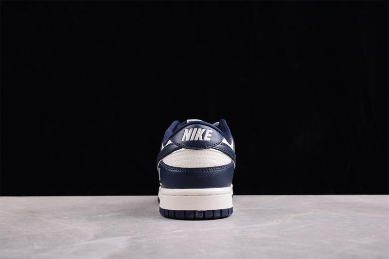 Louis Vuitton x Nike SB Dunk Low "Dark Blue" фото № 2