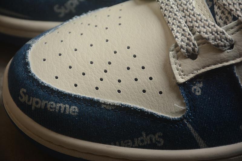 Supreme x Nike Dunk Low "Blue Denim" фото № 4