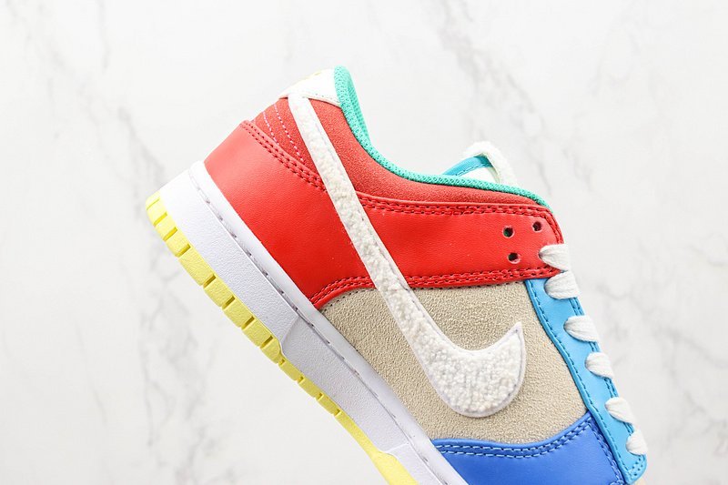 Nike Dunk Low "Year Of The Rabbit/Blue/Red" фото № 4