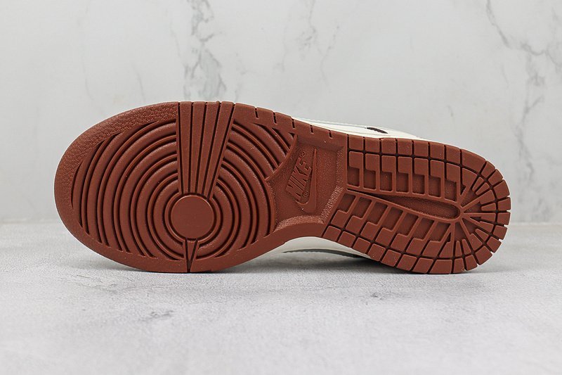 MLB x Nike SB Dunk Low "Light Brown" фото № 8