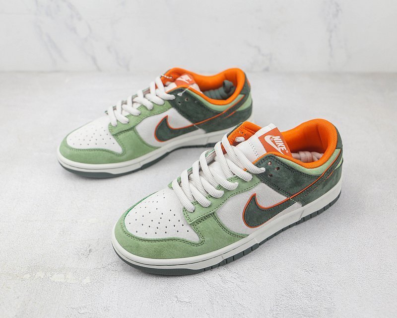 Otomo Katsuhiro x Nike SB Dunk Low "Steamboy OST" фото № 5