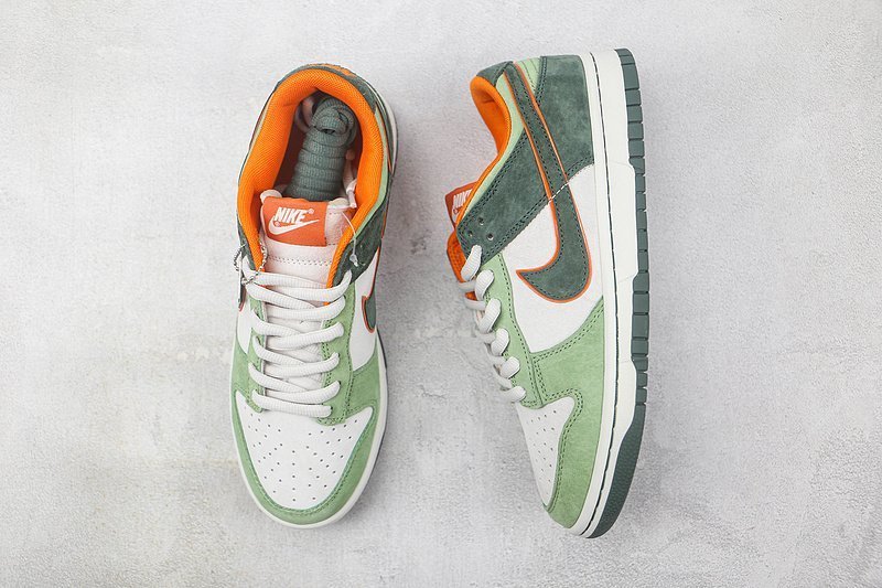 Otomo Katsuhiro x Nike SB Dunk Low "Steamboy OST" фото № 6