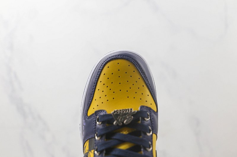 Nike SB Dunk Low "Varsity Maize/Midnight Navy/White" фото № 3