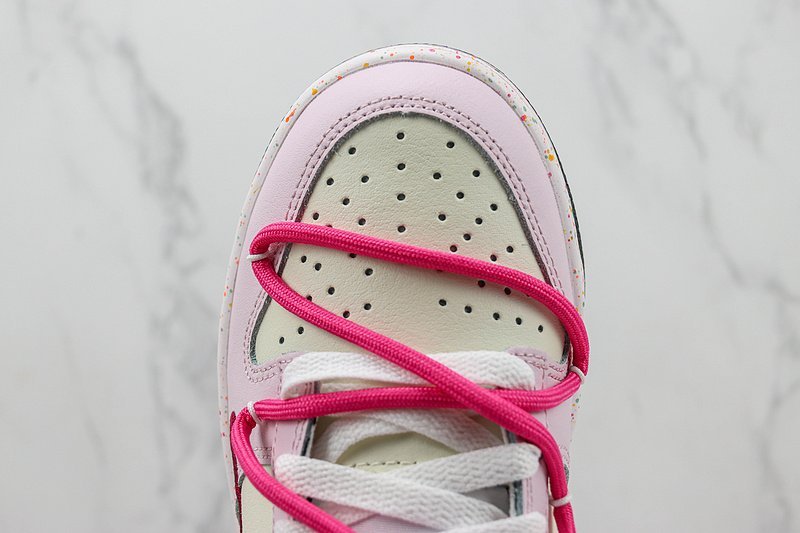 Nike SB Dunk Low "White/Black/Rose Pink" фото № 4