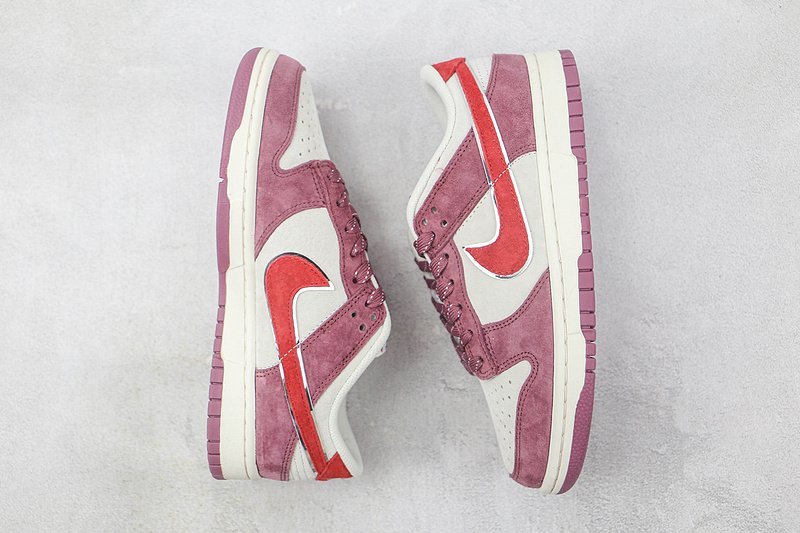 Otomo Katsuhiro x Nike SB Dunk Low "Steamboy OST/Purplish Red" фото № 6