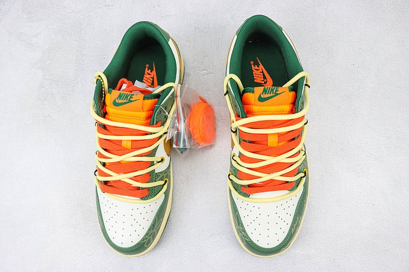 Nike Dunk Low "Panda/Summer Graffiti Green" фото № 7