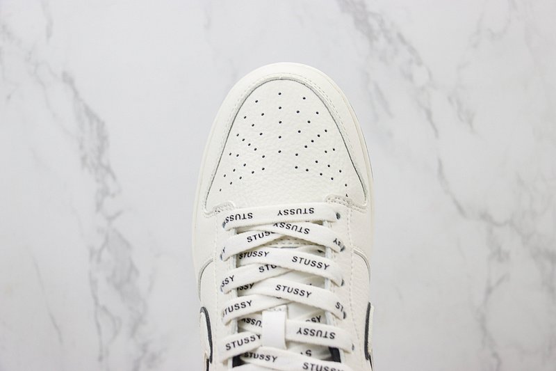 Stussy x Nike Dunk Low "Cream/Black Foot" фото № 4