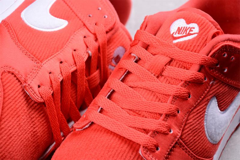 Nike Dunk Low Valentine's Day "Red/Pink" фото № 4