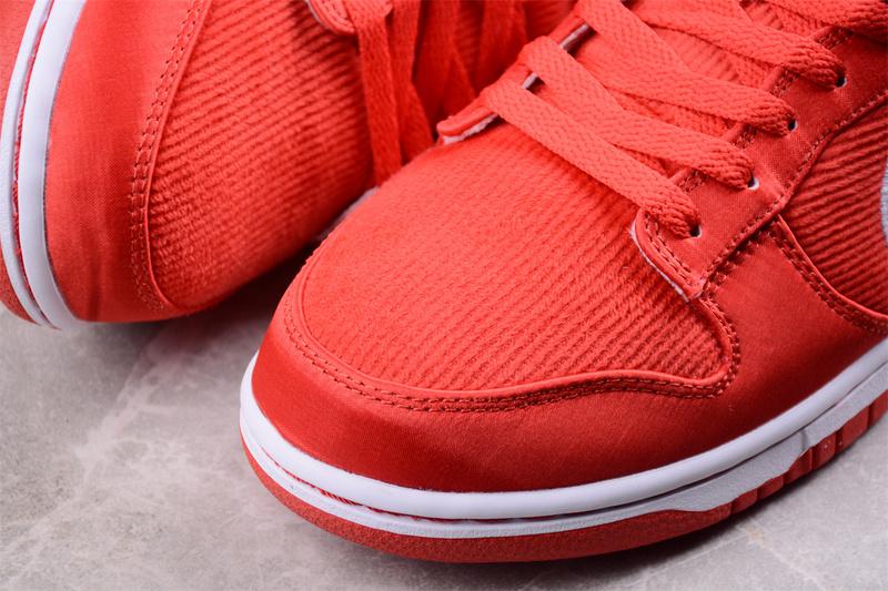 Nike Dunk Low Valentine's Day "Red/Pink" фото № 3