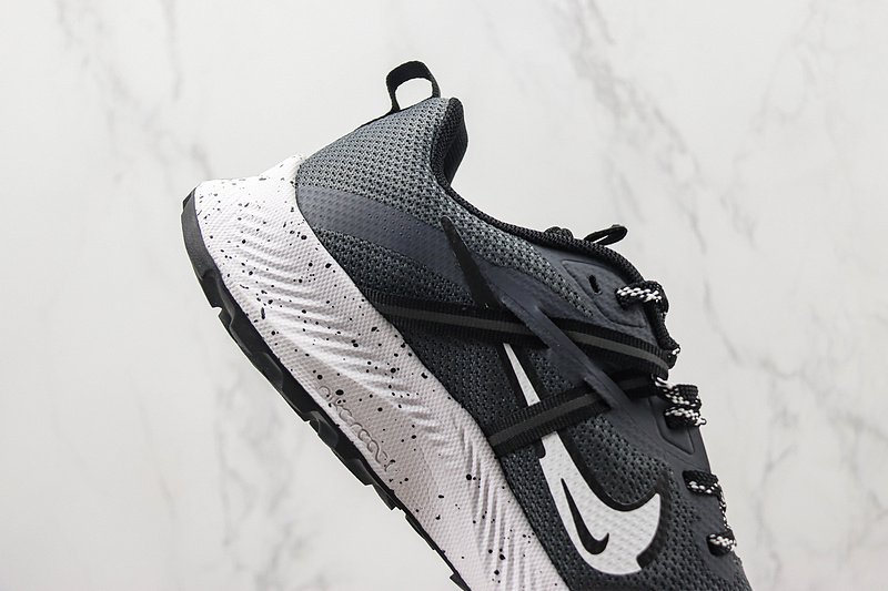 Gore-Tex x Nike Zoom Pegasus Trail 2 "Black/White" фото № 4