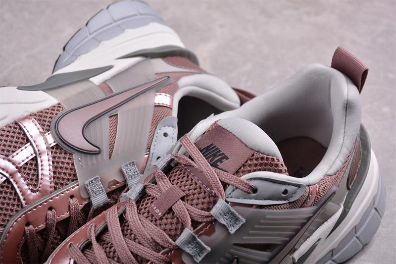 Nike V2K Run "Brown" фото № 8