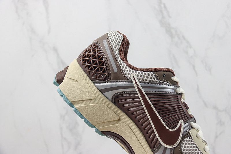 Nike Zoom Vomero 5 "Earth Fossil" фото № 3