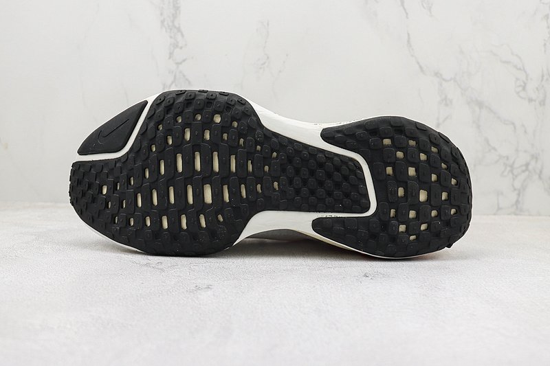 Nike ZoomX Invincible Run Flyknit 3 "White Bright Crimson" фото № 8