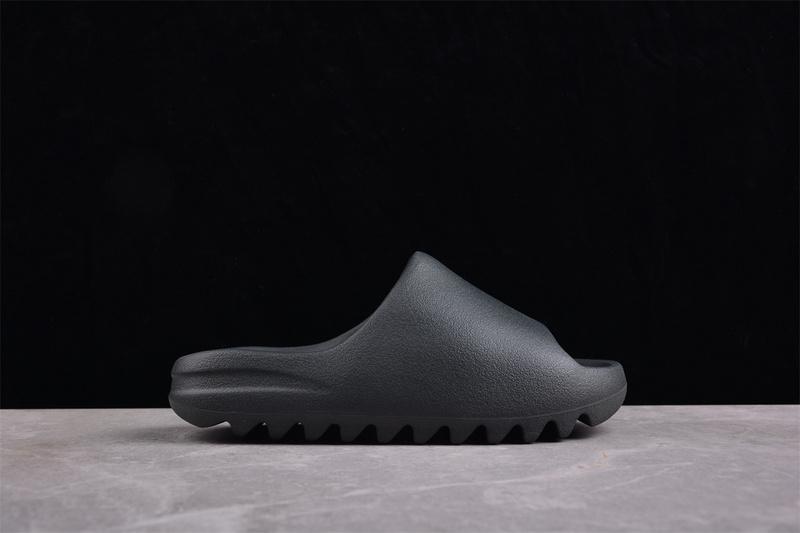 Adidas Yeezy Slides "Dark Onyx" фото № 2