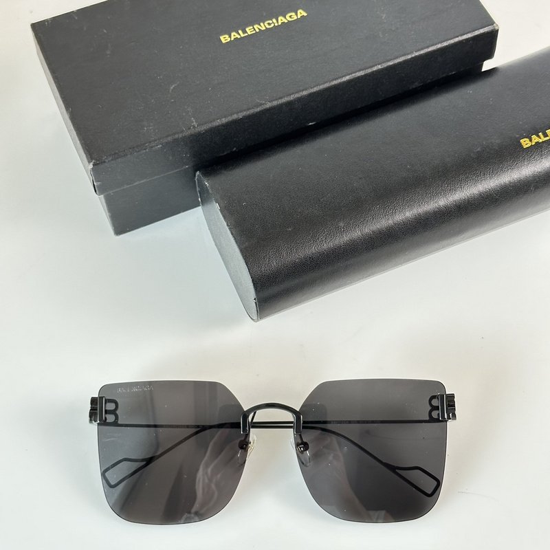 Солнцезащитные очки Balenciaga Large Lenses And Temples Decorated By Logo "Black" фото № 2