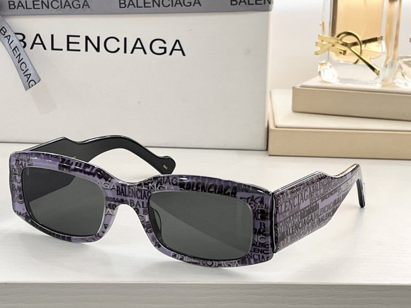 Солнцезащитные очки Balenciaga Big Logo On Temples "Gray" фото № 2