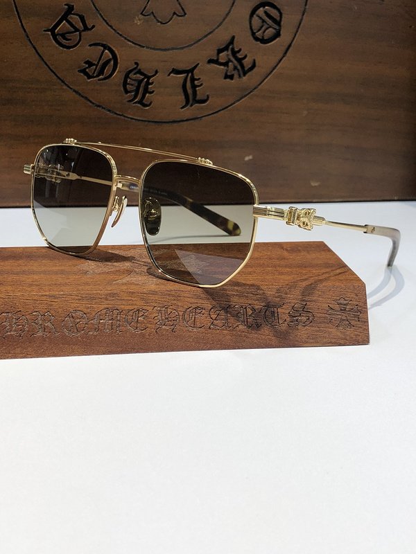 Солнцезащитные очки Chrome Hearts Thin Temples Decorated By Symbols "Black/Gold" фото № 2