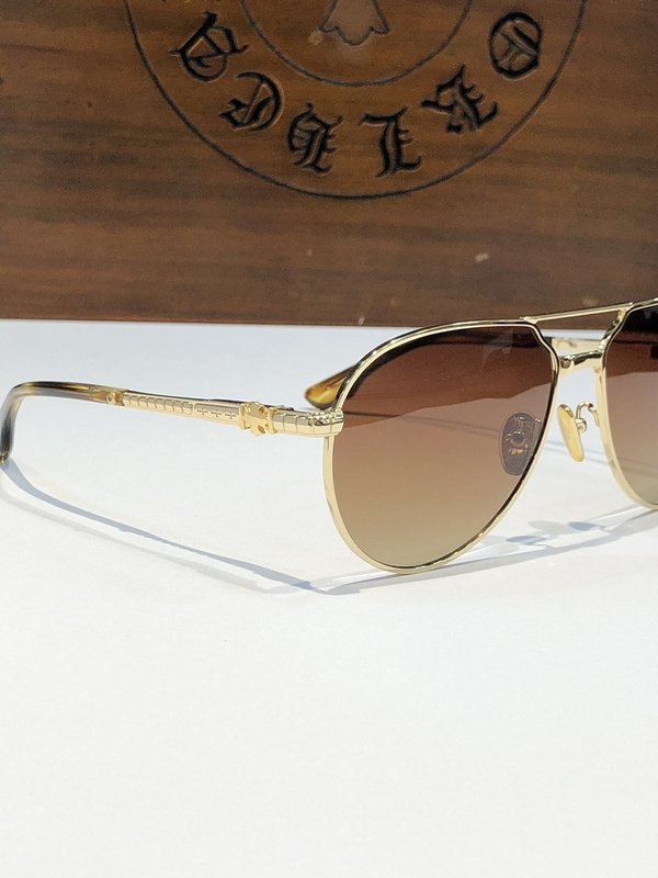 Солнцезащитные очки Chrome Hearts Temples With Crosses And Squares "Brown" фото № 3