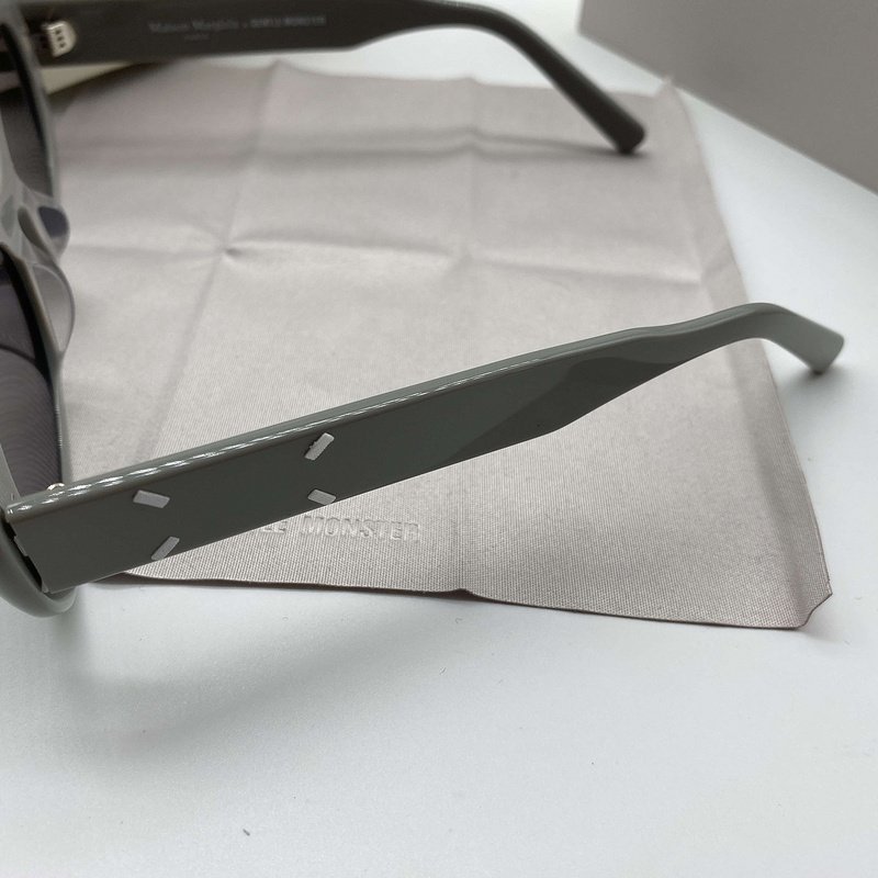 Солнцезащитные очки Gentle Monster Temples Decorated By Stripes "Gray" фото № 5