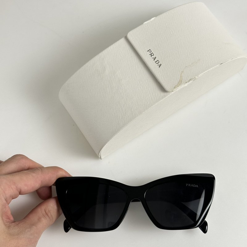 Солнцезащитные очки Prada Cat Eye Shaped With Logo "Black" фото № 2