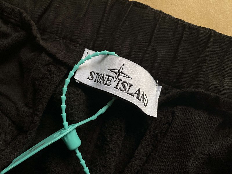 Штаны Stone Island Tapered With Big Pockets "Black" фото № 6