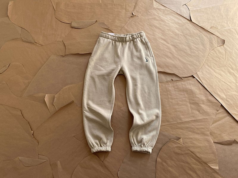 Спортивный костюм Nike Small Embroidered Logo "Beige" фото № 3