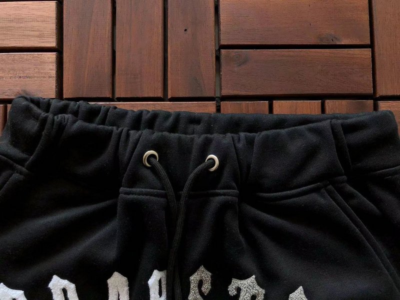 Штаны Trapstar Logo Inscription On Two Color Background With Stripe Along "Black" фото № 3