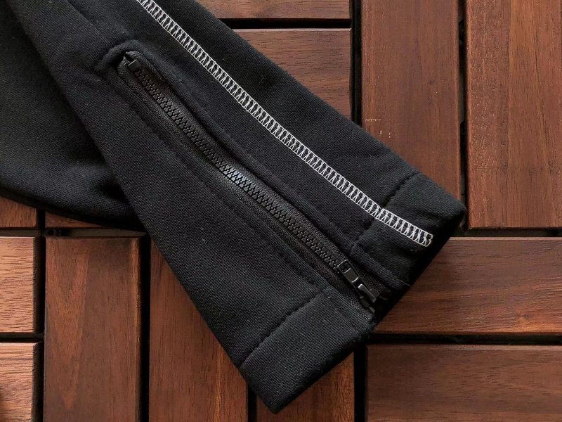 Штаны Trapstar Logo Inscription On Two Color Background With Stripe Along "Black" фото № 4