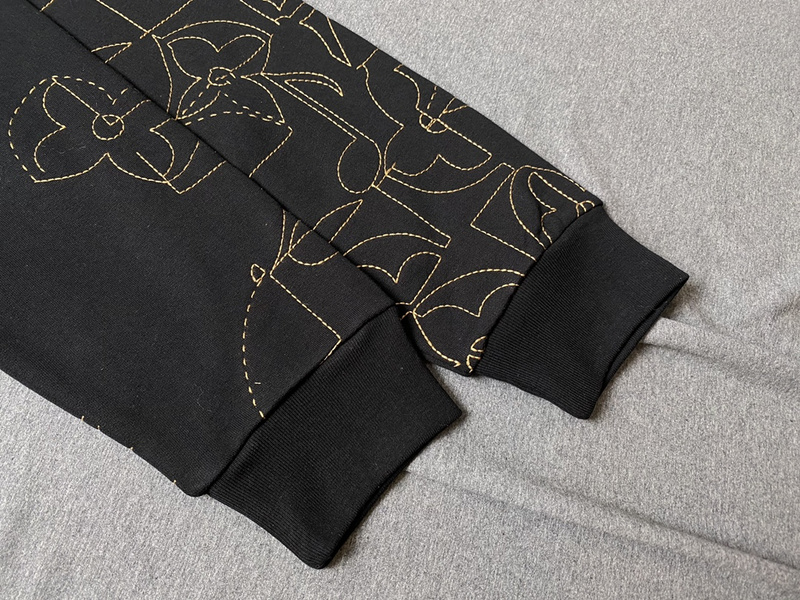 Свитшот Louis Vuitton Logo Embroidered With Threads "Black" фото № 8