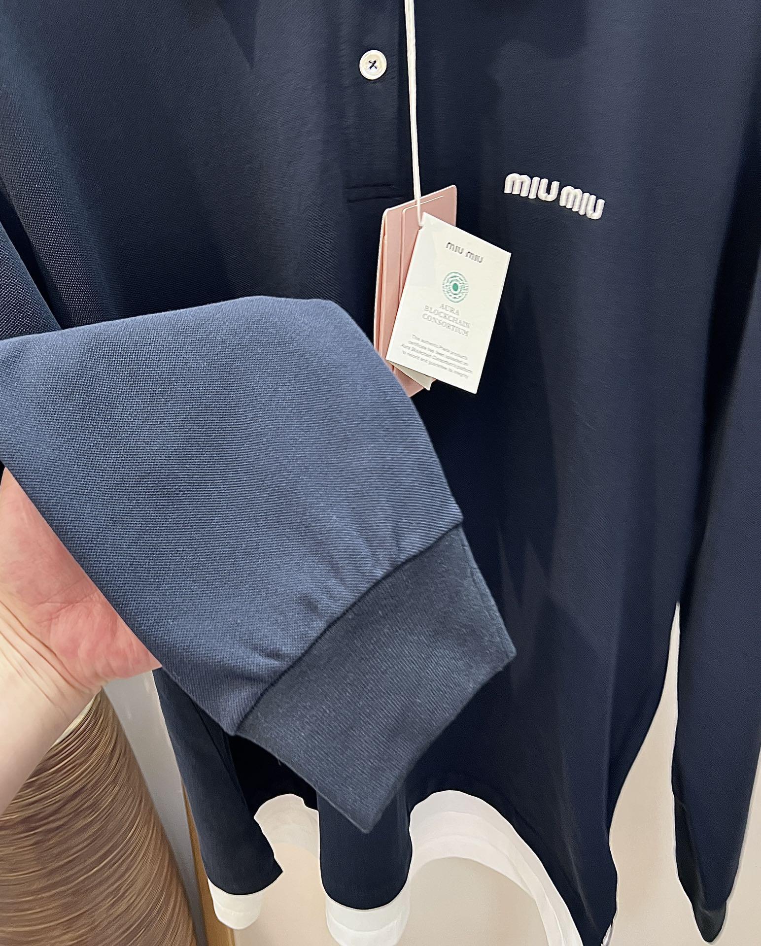 Свитшот Miu Miu White Frontside Logo On The Dark Fabric "Blue" фото № 4