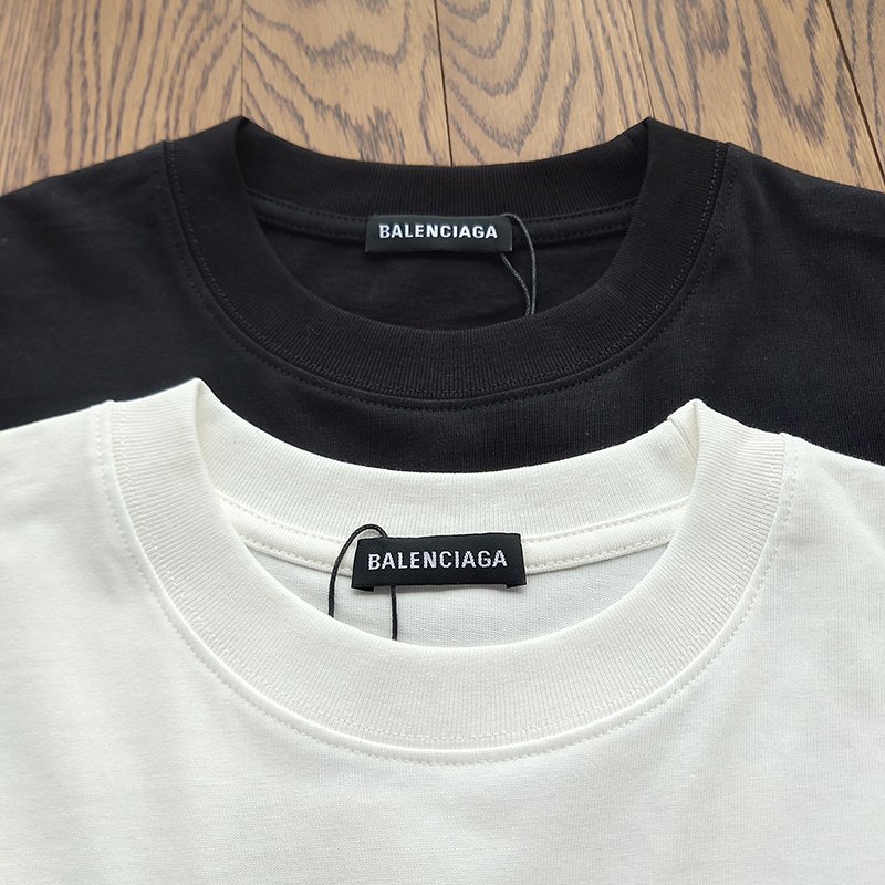 Футболка Balenciaga With The Coat Of Arms Of Designers "White" фото № 4