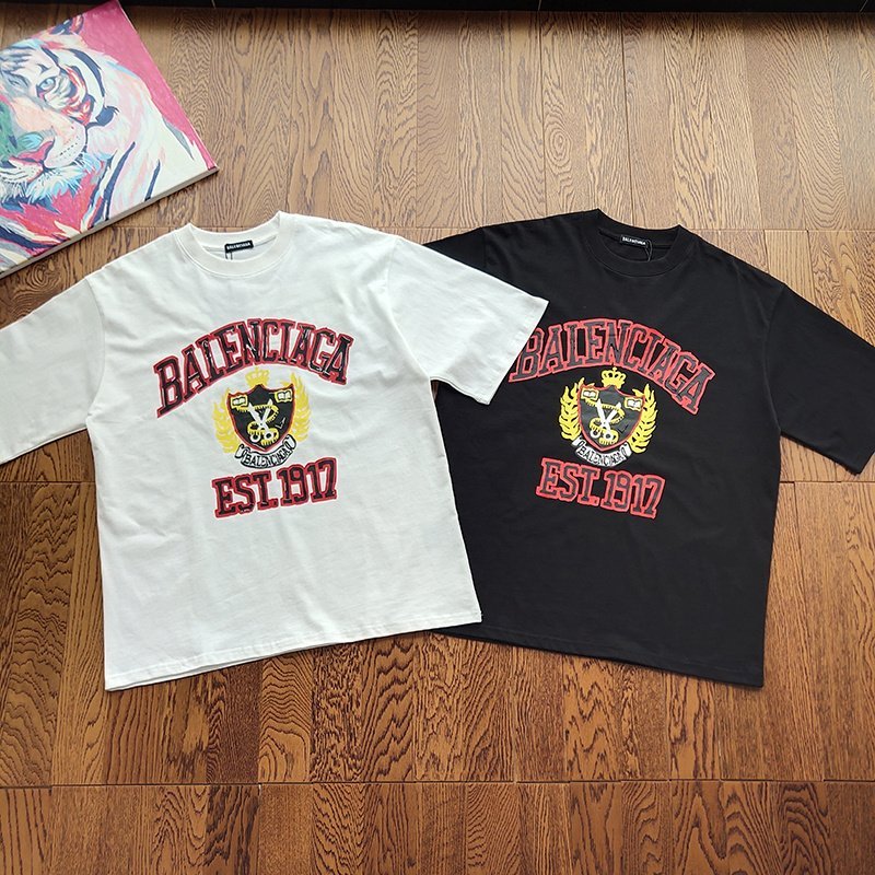 Футболка Balenciaga With The Coat Of Arms Of Designers "White" фото № 6